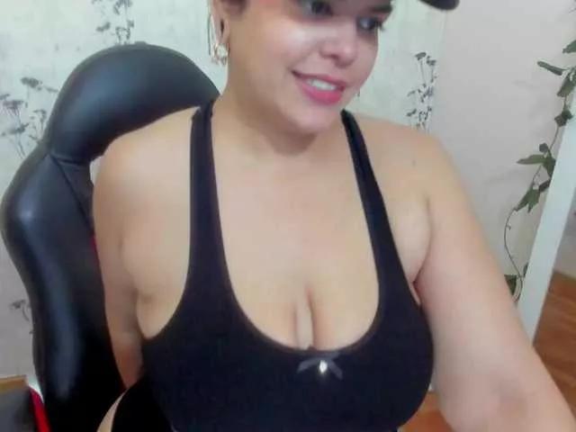 Arethaozz1 on BongaCams 