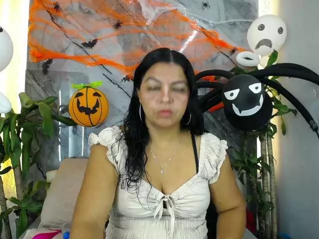 Brunette-Scarleth on BongaCams 