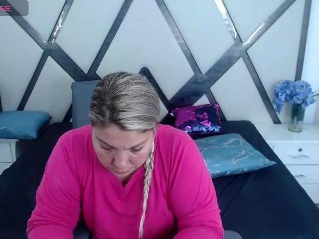 ChloexBigAss on BongaCams 