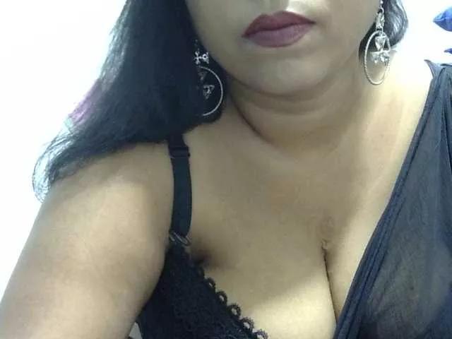 Deepika2397 on BongaCams 