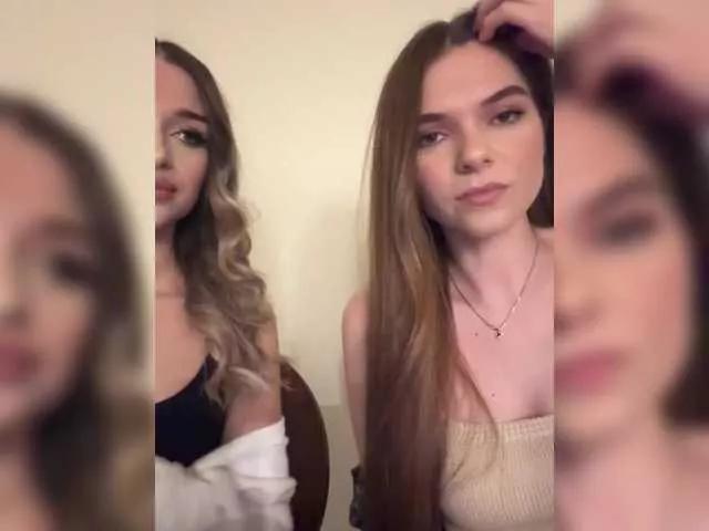 EmilyandMira on BongaCams 