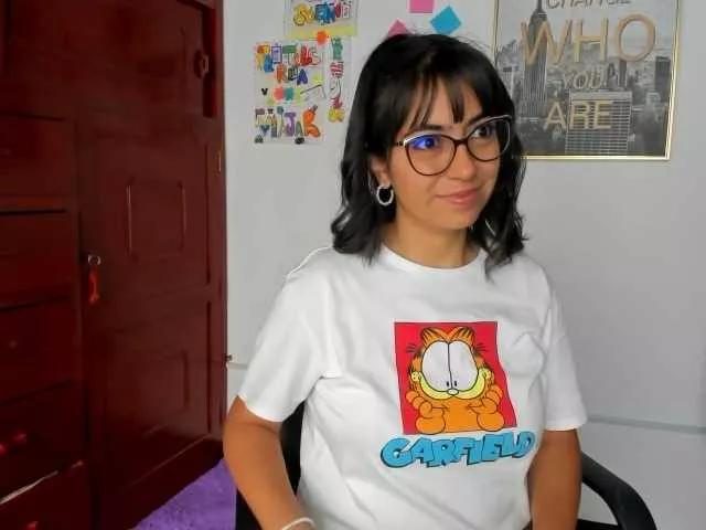 Isabella221 on BongaCams 