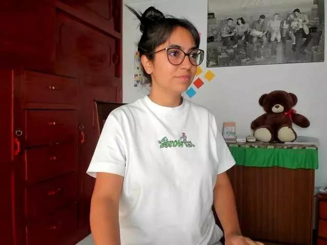 Isabella221 on BongaCams 