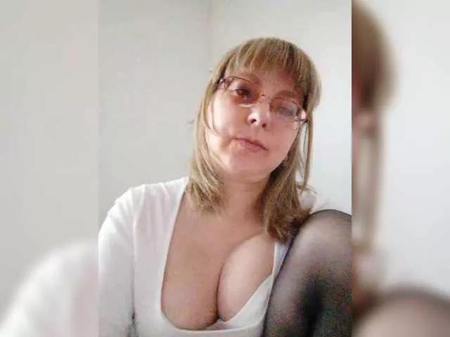 LeonaSplash on BongaCams 