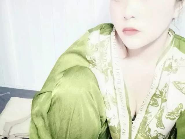 Linyi6969 on BongaCams 