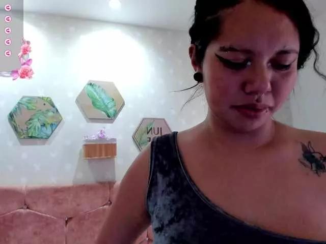 Lisaa-Warren on BongaCams 