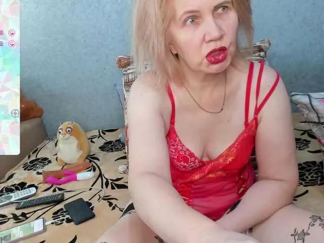 Red-hot-lips on BongaCams 