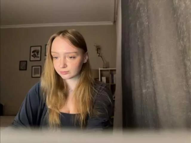 RoseyGlow on BongaCams 