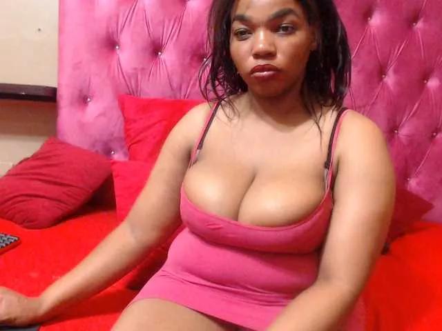 sexyeboncurvy on BongaCams 