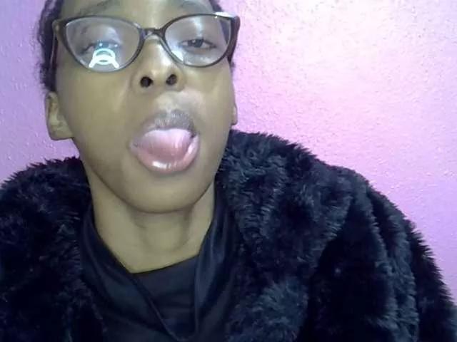 Slimpear19 on BongaCams 