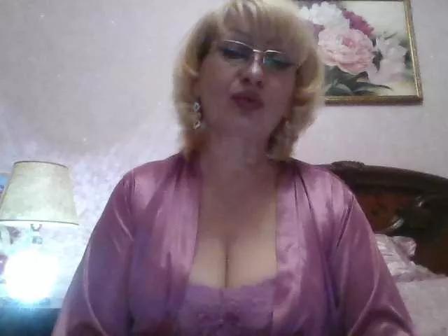 Ur-Mami on BongaCams 