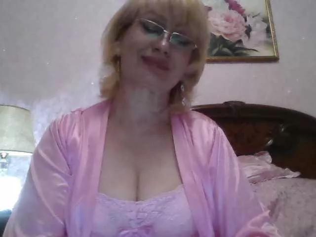 Ur-Mami on BongaCams 