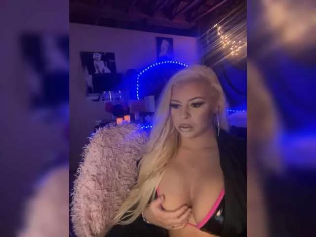 xtinastar on BongaCams 