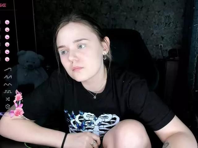 your-small-bunny on BongaCams 