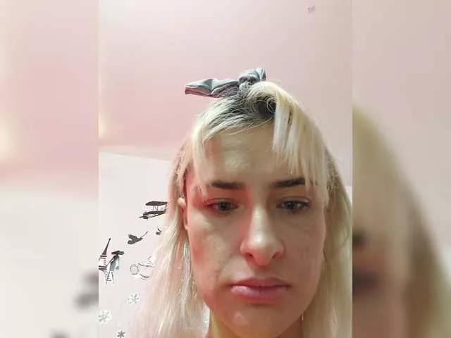 yulittlestar28 on BongaCams 