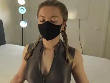 blondehottiek on Chaturbate 