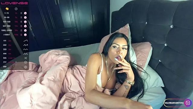 HOT_LADY_777 on StripChat 