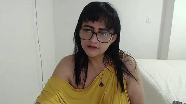 ISABEEL_SOFIA01 on StripChat 